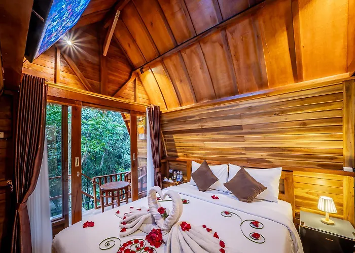 Oemah Ubud - Waterfall ホームステイ *